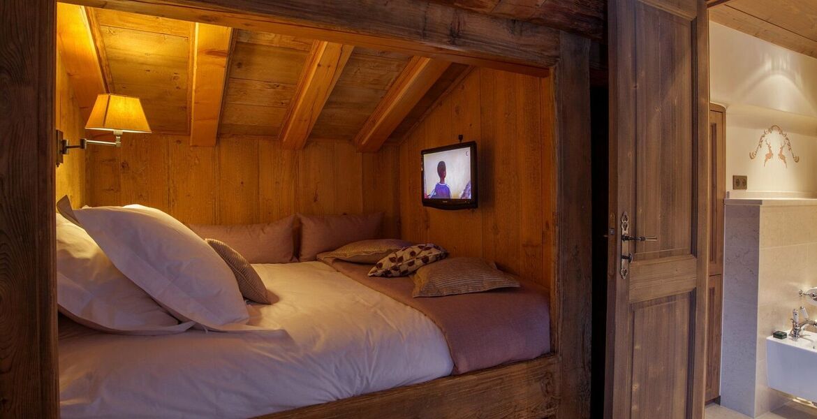 Chalet in the Heart of Courchevel 1850 -of Pure Bliss