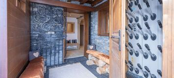 Just a few steps from the centre of Courchevel 1850 village,