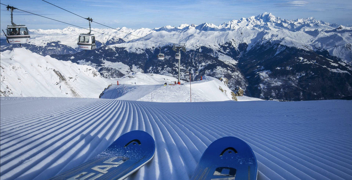 Courchevel 1850 acceso directo a un frente de nieve 