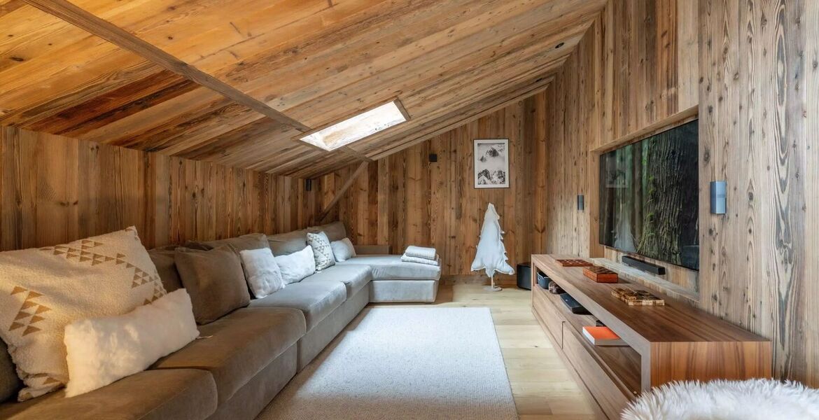 Luxury Ski-in/Ski-out Penthouse Chalet in Courchevel 1850