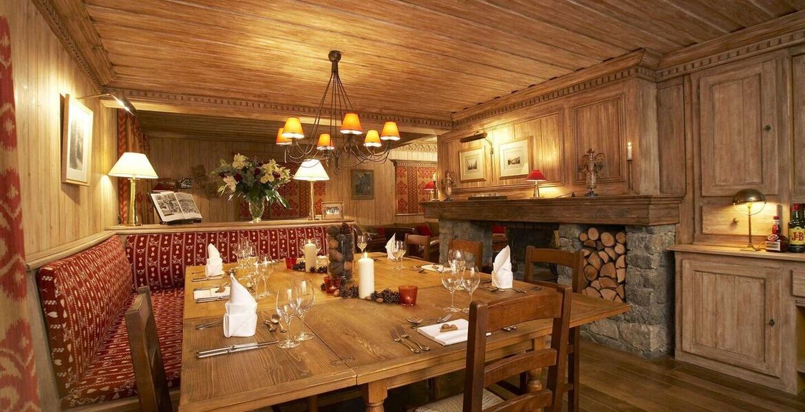 Luxury Chalet with Alpine Charm in Méribel Village