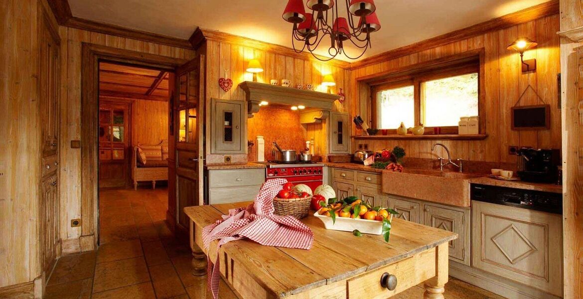 Luxury Chalet with Alpine Charm in Méribel Village