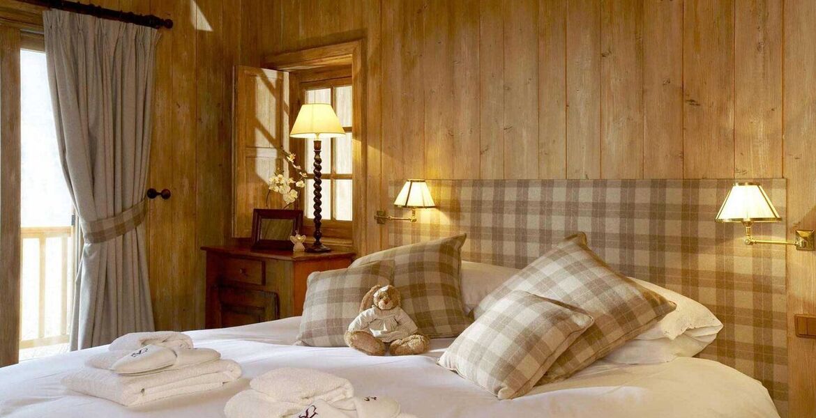 Luxury Chalet with Alpine Charm in Méribel Village