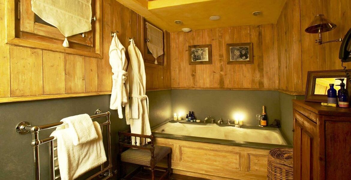 Luxury Chalet with Alpine Charm in Méribel Village