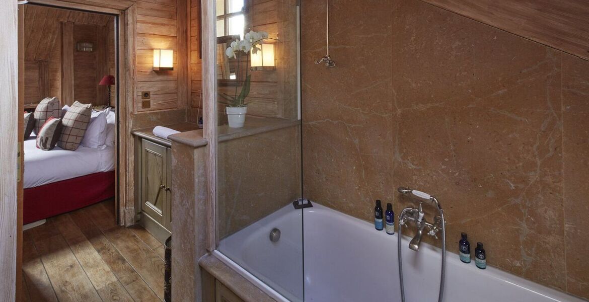 Luxury Chalet with Alpine Charm in Méribel Village