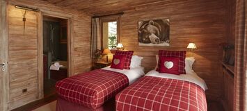 Luxury Chalet with Alpine Charm in Méribel Village