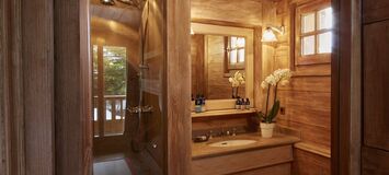 Luxury Chalet with Alpine Charm in Méribel Village