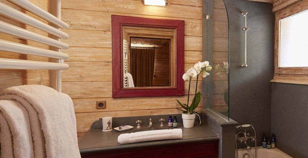 Luxury Chalet with Alpine Charm in Méribel Village