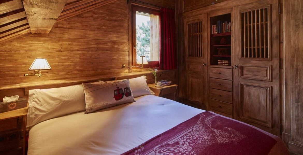Luxury Chalet with Alpine Charm in Méribel Village