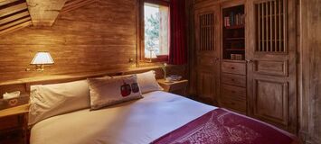 Luxury Chalet with Alpine Charm in Méribel Village