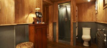 Luxury Chalet with Alpine Charm in Méribel Village