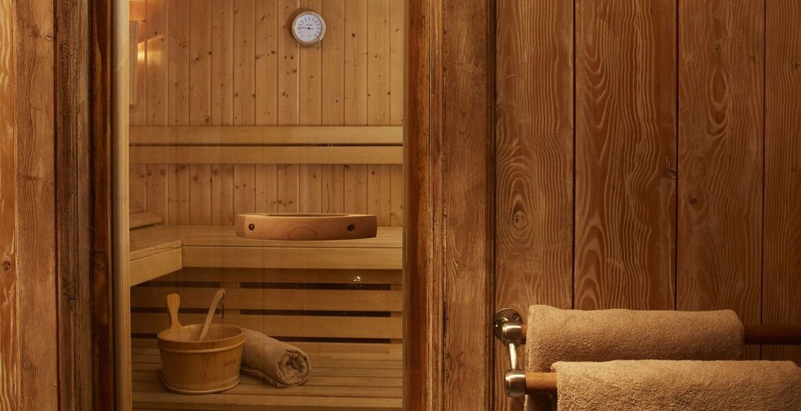 Luxury Chalet with Alpine Charm in Méribel Village