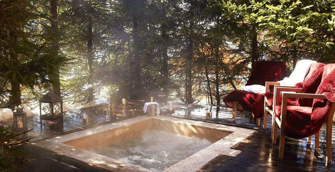 Luxury Chalet with Alpine Charm in Méribel Village