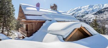 Luxury Chalet with Alpine Charm in Méribel Village