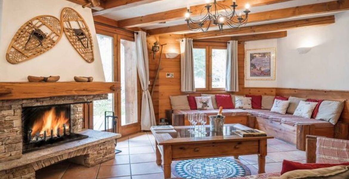 Traditional Savoyard Chalet with Cosy Log Cabin Feel