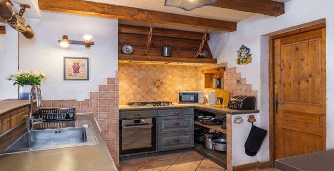 Traditional Savoyard Chalet with Cosy Log Cabin Feel