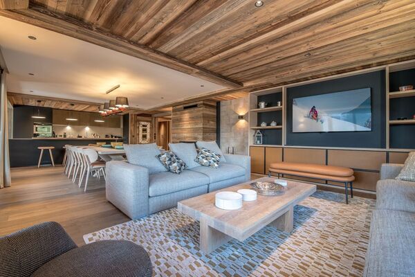 Luxurious Alpine Apartment with Ski-In/Ski-Out Access